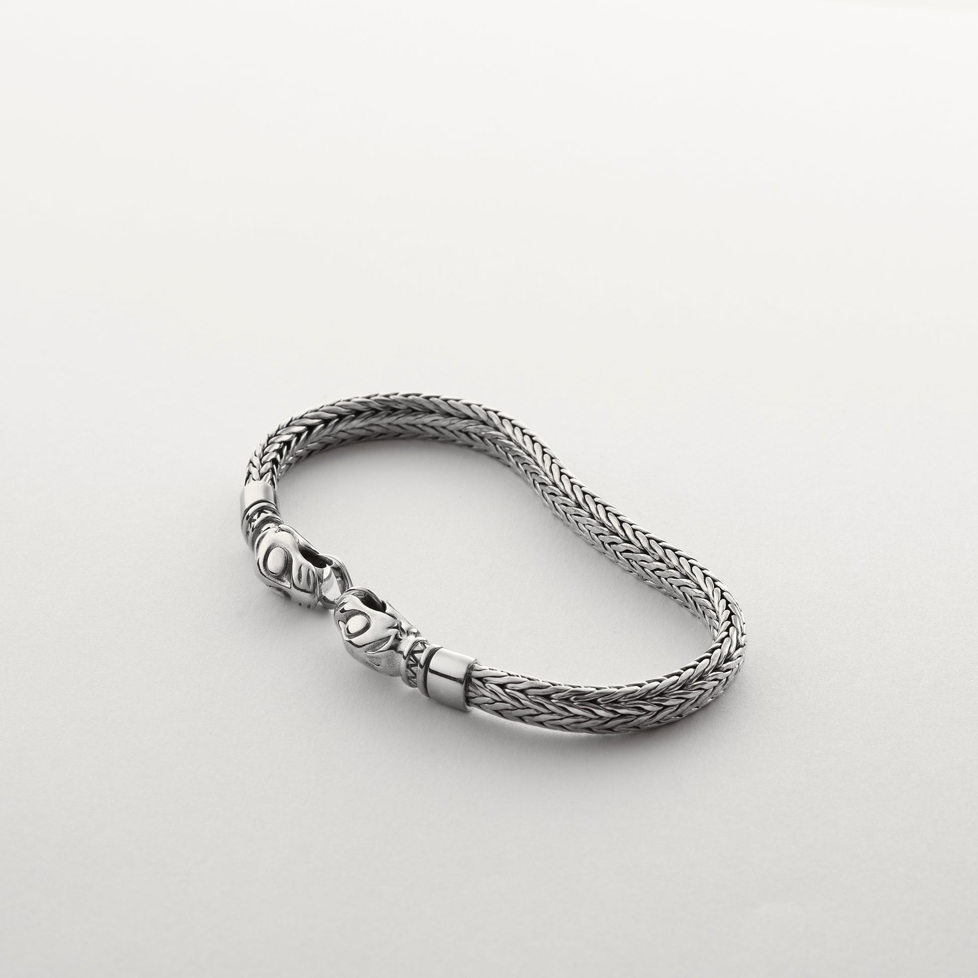 Bold wolf head weave bracelet