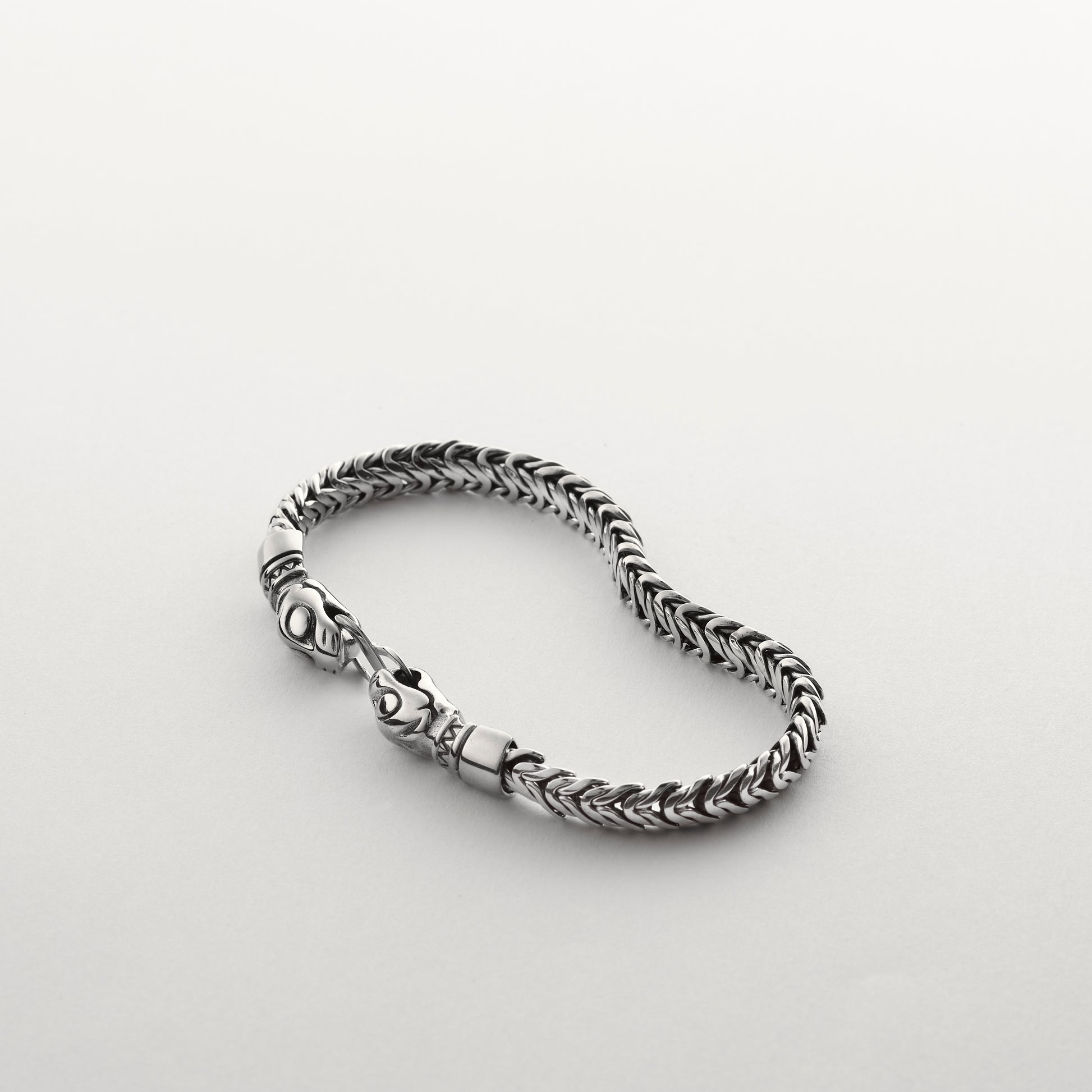 Bold wolf head weave bracelet