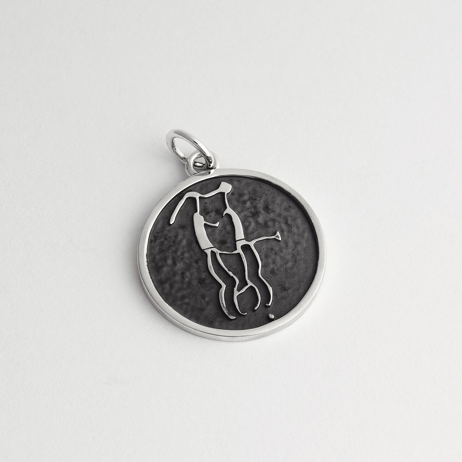 Tanum lovers pendant - round