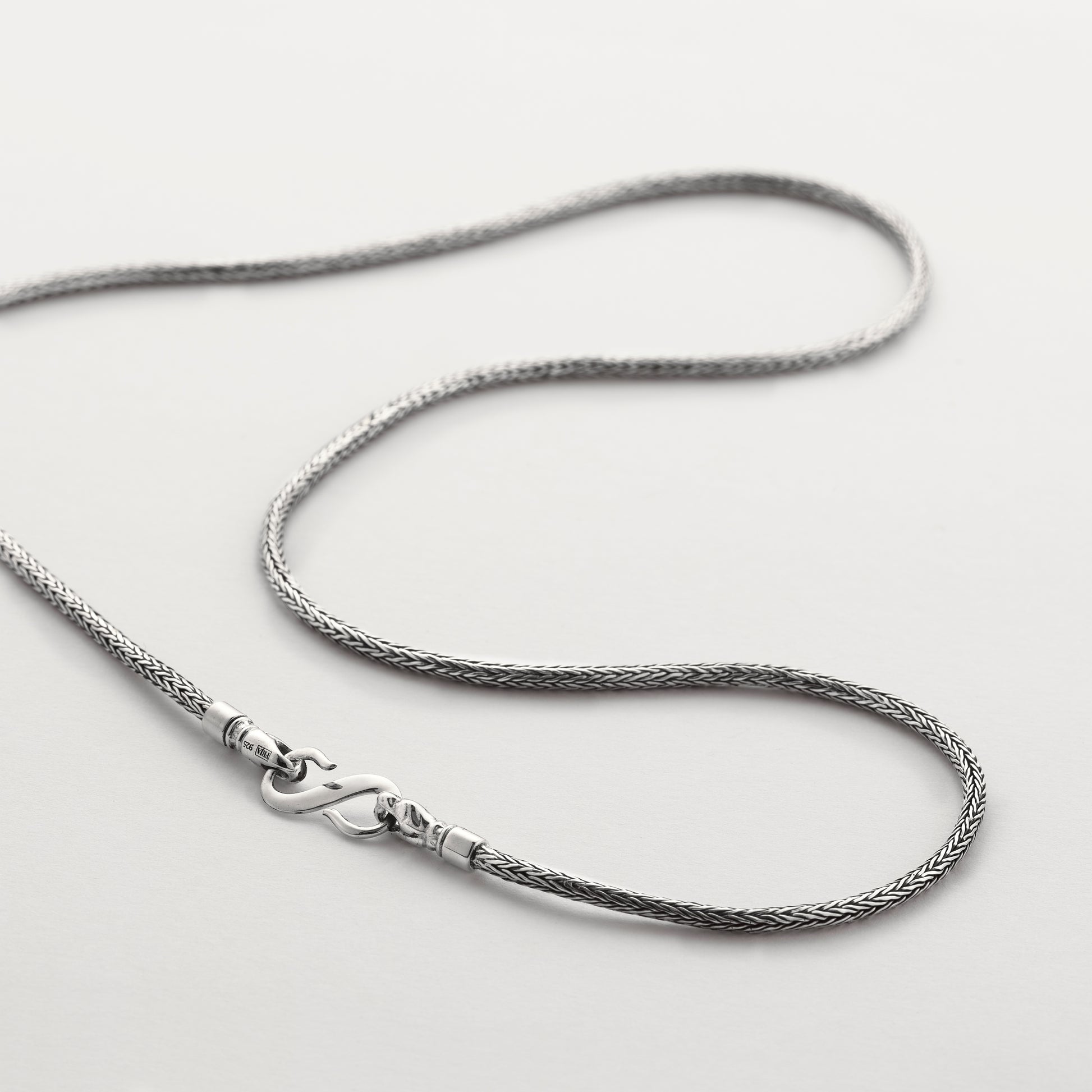 Thin wolf head chain necklace