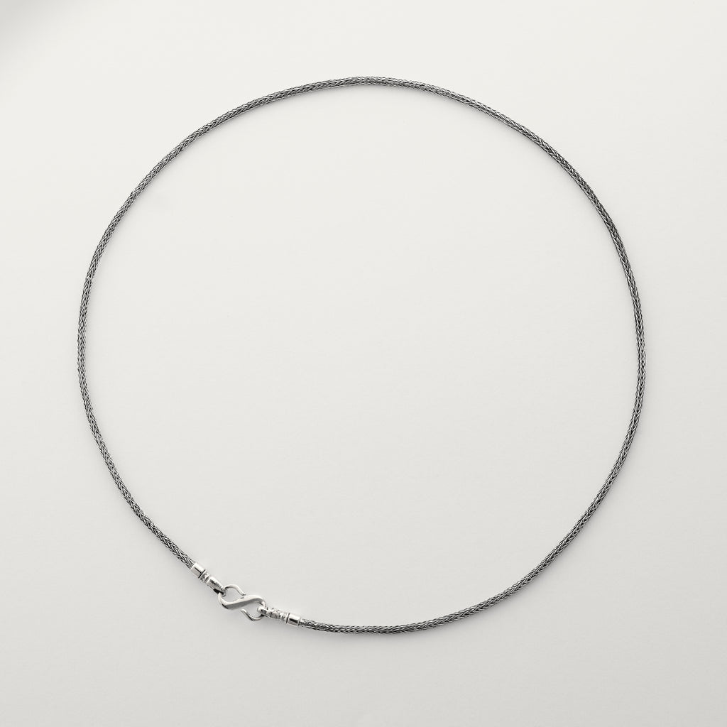 Thin wolf head chain necklace